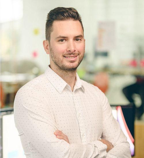 Portrait of Dejan Tomazin, senior product designer and product strategist